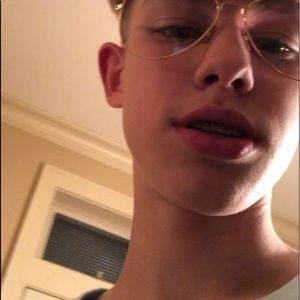 Meet your Posher, Nico